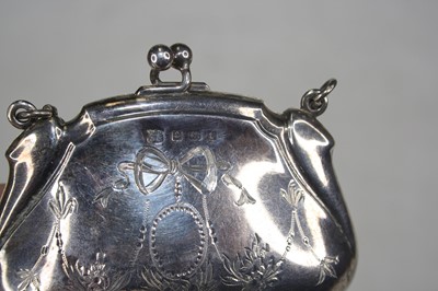 Lot 250 - A George V ladies silver purse engraved with...