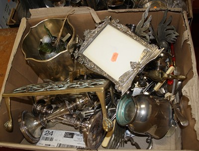 Lot 236 - A box of assorted metalware, to include brass...