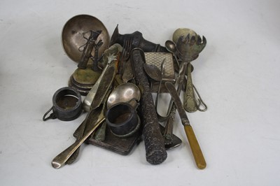 Lot 281 - A collection of miscellaneous items, to...