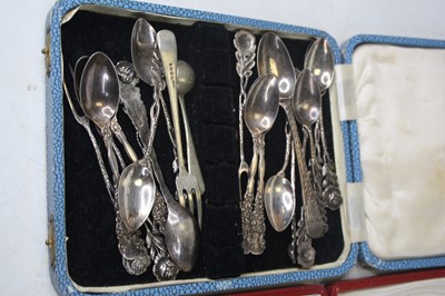 Lot 271 - A collection of silver and white metal...