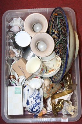 Lot 550 - A box of mixed chinaware to include Royal...