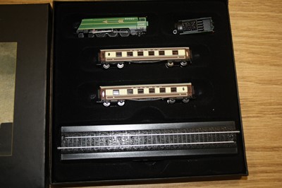 Lot 590 - Atlas Editions Mini Trains 1-220 scale models...