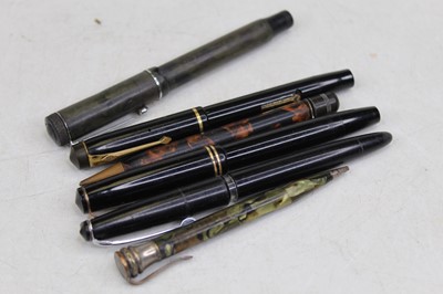 Lot 368 - A Parker Victory fountain pen, having a 14ct...