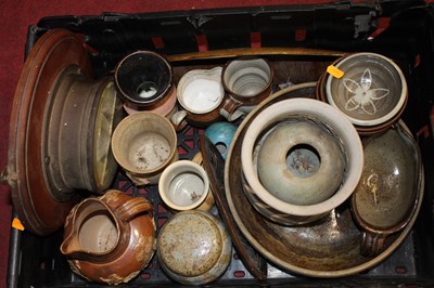 Lot 602 - A box of assorted stoneware studio ceramics,...