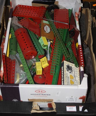 Lot 493 - Assorted loose Meccano, model railway...