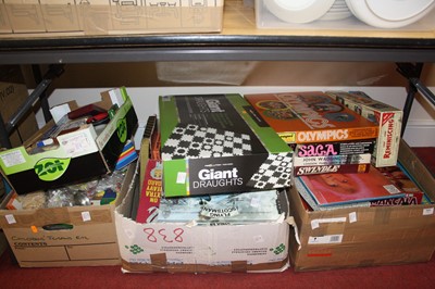 Lot 509 - Assorted toys, jigsaw puzzles, board games etc