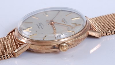Lot 2253 - A gent's 9ct yellow gold Longines Flagship...