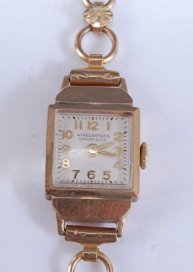 Lot 2504 - A 9ct yellow gold Winegartens ladies manual...