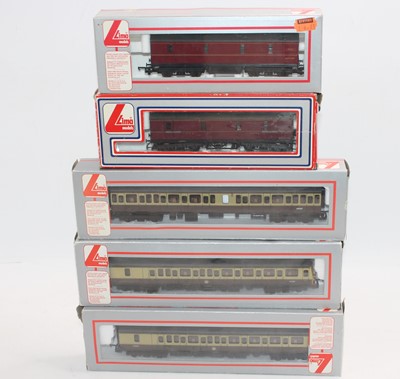 Lot 713 - Lima 3-car DMU class 117/2 brown & cream...