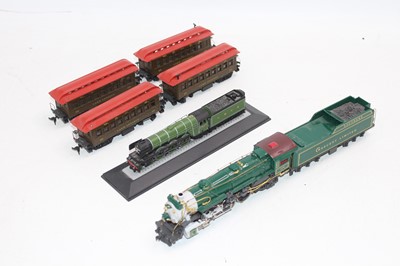 Lot 714 - 00 gauge American outline passenger train...