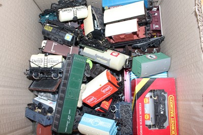 Lot 718 - Approx forty-eight 00 gauge four-wheel goods...