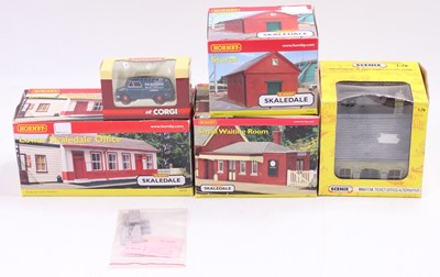 Lot 411 - Four 00 gauge buildings: Skaledale: Stores;...