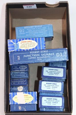 Lot 440 - Hornby Dublo signals & switches, all (E-M)...