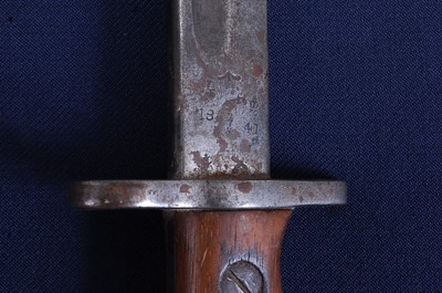 Lot 3 - A British 1907 pattern bayonet, the 43cm...