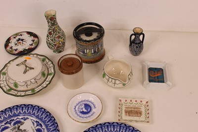 Lot 84 - A collection of Royal Doulton ceramics to...