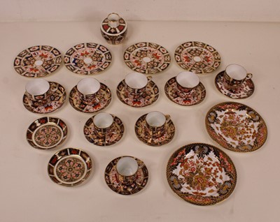 Lot 88 - A collection of Royal Crown Derby Imari...