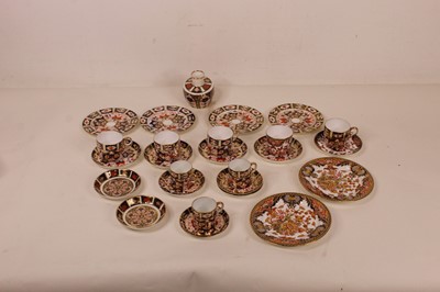 Lot 88 - A collection of Royal Crown Derby Imari...