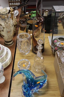Lot 164 - A collection of glassware, to include cut...