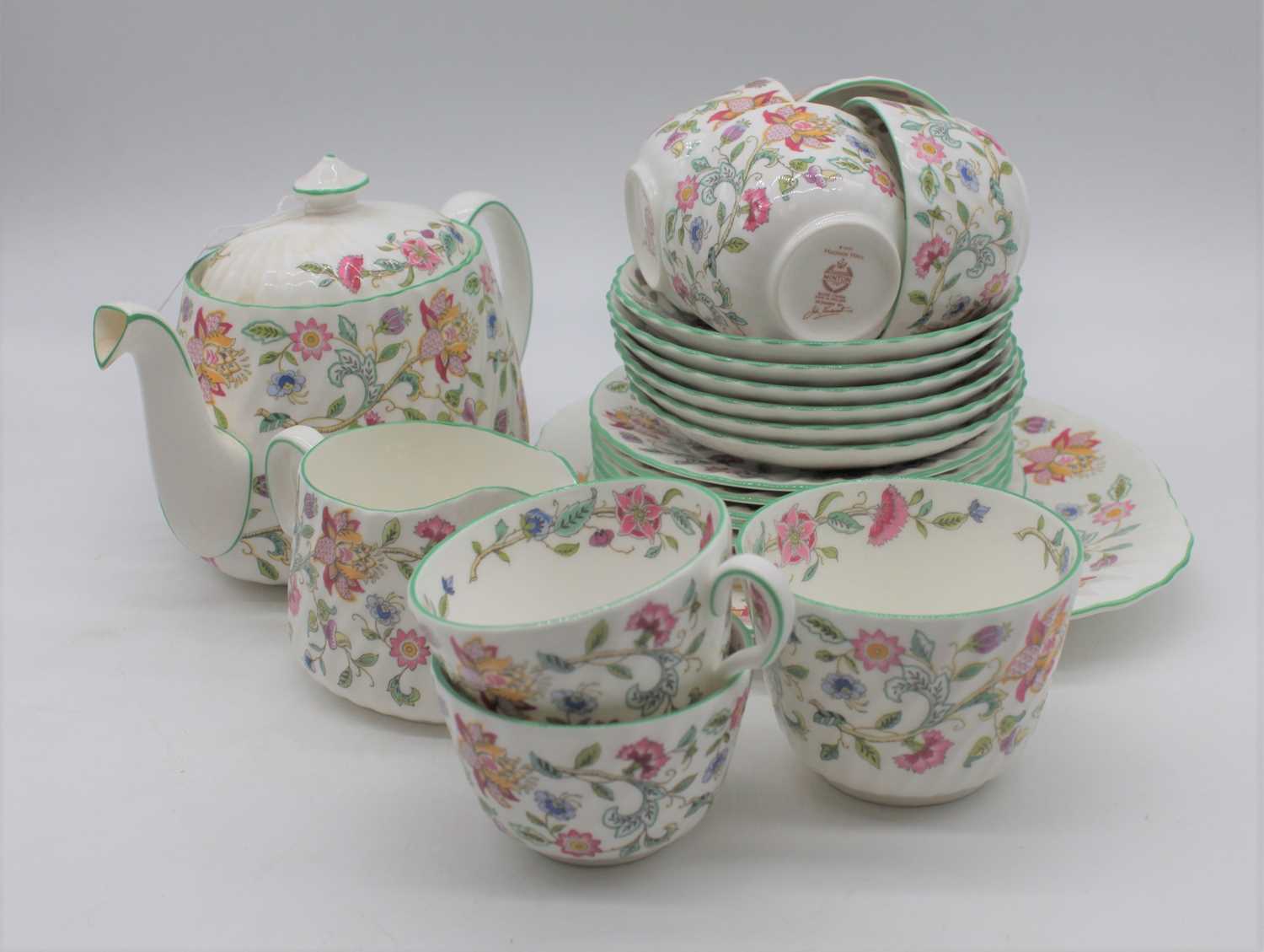 Lot 118 - A Minton Haddon Hall 6-place tea service