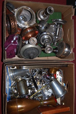Lot 224 - Two boxes of miscellaneous metalware, to...