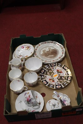 Lot 225 - A collection of miscellaneous ceramics, to...