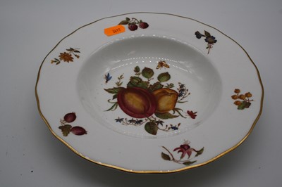 Lot 175 - A collection of Royal Worcester dinner wares,...