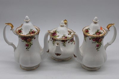 Lot 190 - An extensive Royal Albert Old Country Roses...
