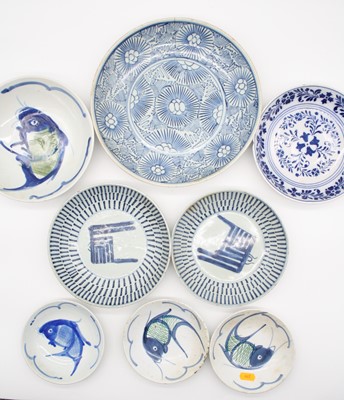 Lot 264 - A collection of Chinese blue and white...