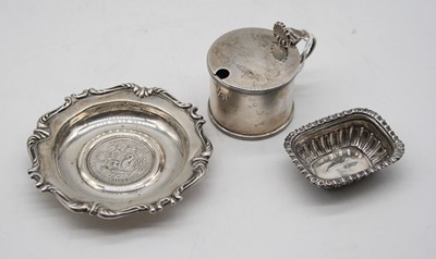 Lot 463 - A George VI silver mustard, having banded...