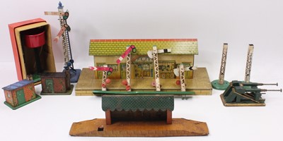 Lot 276 - 1937-9 Hornby No.3 station buff building,...
