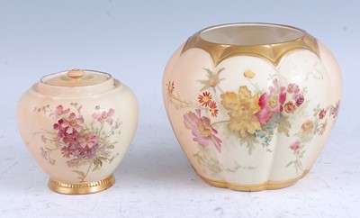 Lot 2082 - A 1908 Royal Worcester porcelain jar and cover,...