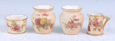Lot 2087 - A pair of 1900 Royal Worcester blushware small...
