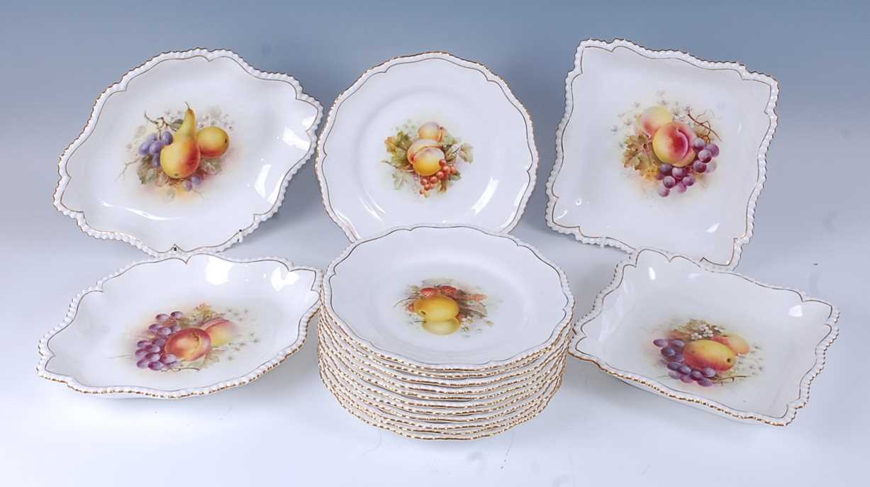 Lot 2086 - A 1917 Royal Worcester porcelain dessert...