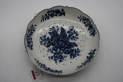 Lot 114 - An 18th century Worcester porcelain cheese...