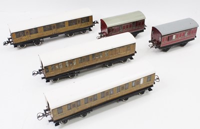 Lot 283 - Three Hornby 1937-41 NE bogie corridor coaches,...