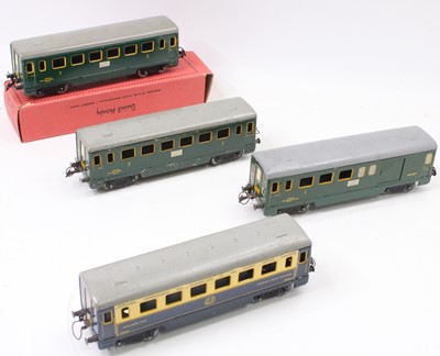 Lot 284 - Four French Trains Hornby bogie coaches: OV...