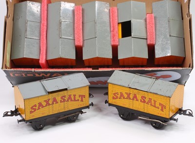 Lot 315 - A 7-wagon train of Saxa Salt Hornby No.50...