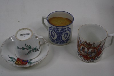 Lot 92 - A box of various royal commemorative tea wares