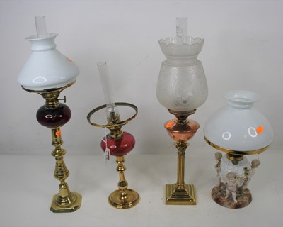 Lot 128 - Please not that the porcelain lamp is also...