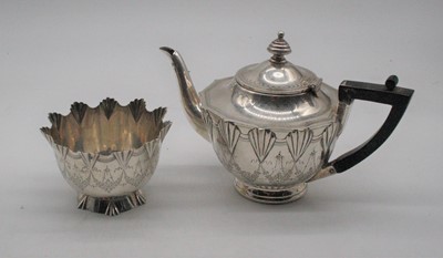Lot 302 - A Victorian silver sugar bowl, London 1887,...