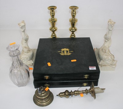 Lot 190 - A collection of various items to include a...