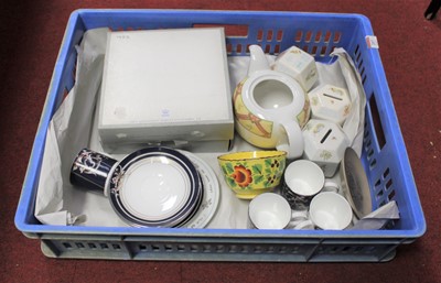 Lot 207 - A box of various ceramics to include a Wegwood...