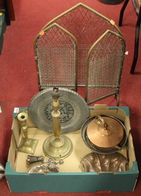 Lot 217 - A collection of miscellaneous metalware to...