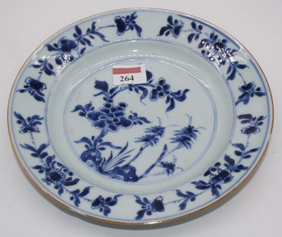 Lot 264 - A late 18th century Chinese blue & white...