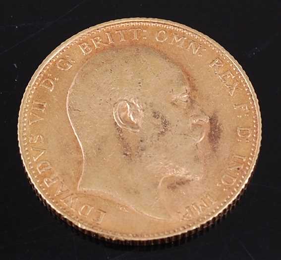 Lot 2222 - Great Britain, 1907 gold full sovereign,...