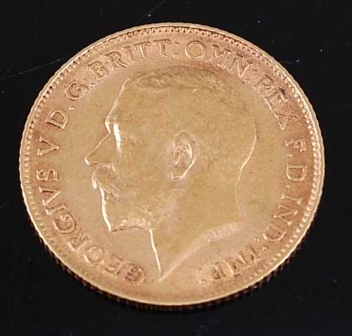 Lot 2058 - Great Britain, 1913 gold half sovereign,...