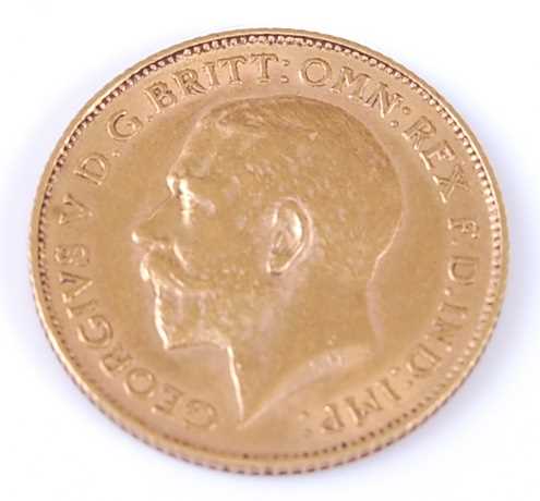 Lot 2057 - Great Britain, 1912 gold half sovereign,...