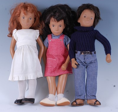 Lot 75 - A collection of four loose Sasha dolls, to...