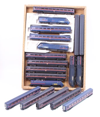 Lot 486 - 2 trays containing 19 various Hornby and Lima...