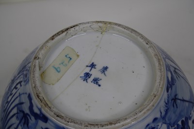 Lot 159 - A pair of Chinese export blue and white...